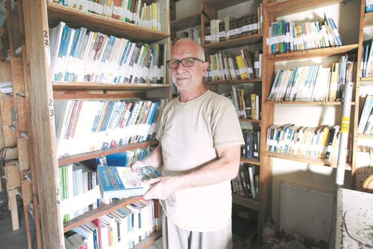 Noble padrino de la luz y del saber