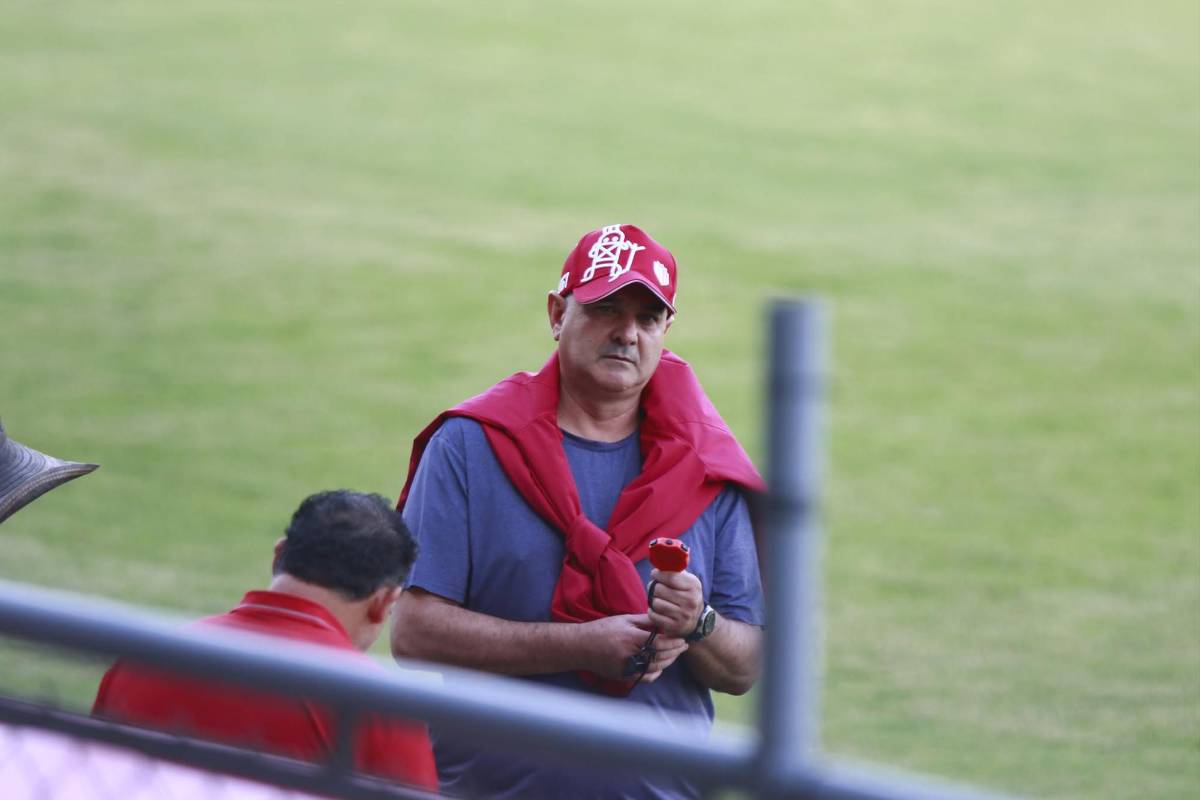 Real Estelí se instala en SPS y guapa periodista sorprende en entrenamiento en el Morazán