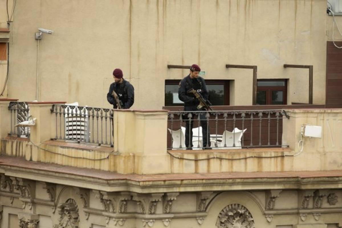 Policía española busca a sospechoso de atentados yihadistas