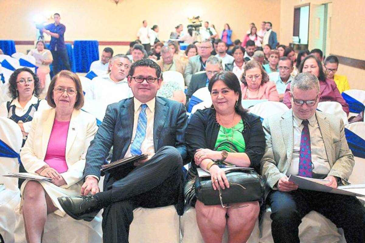 Honduras está por debajo de la media en español y matemáticas