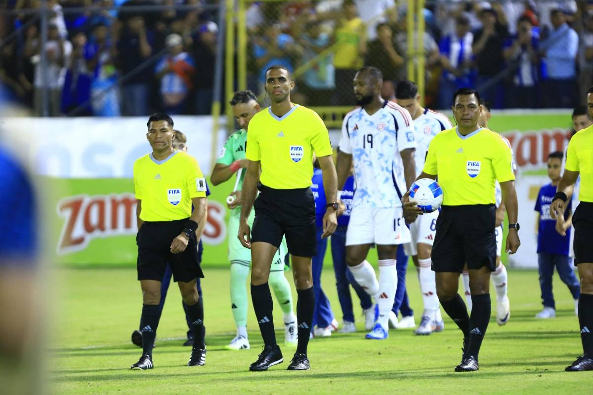 Impase de Quioto con el Piojo Herrera, sufrimiento de Honduras y el llenazo ante Costa Rica