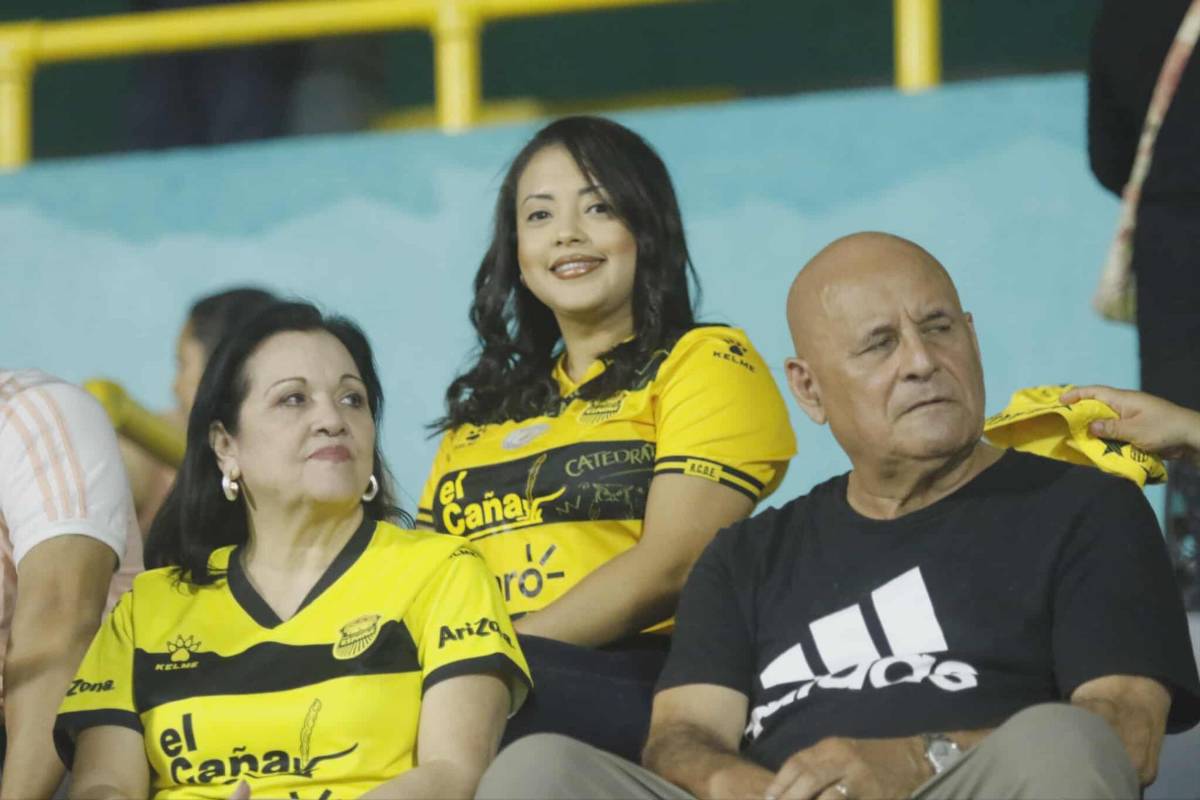 Lindas chicas y guatemaltecos invadieron SPS: El ambientazo previo al Real España vs Xelajú