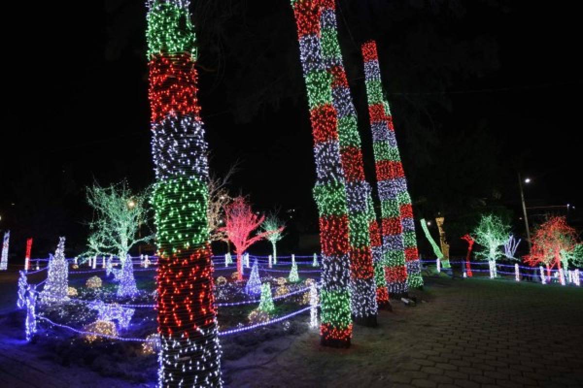 Miles de capitalinos iluminarán su espíritu con la colorida Villa Navideña