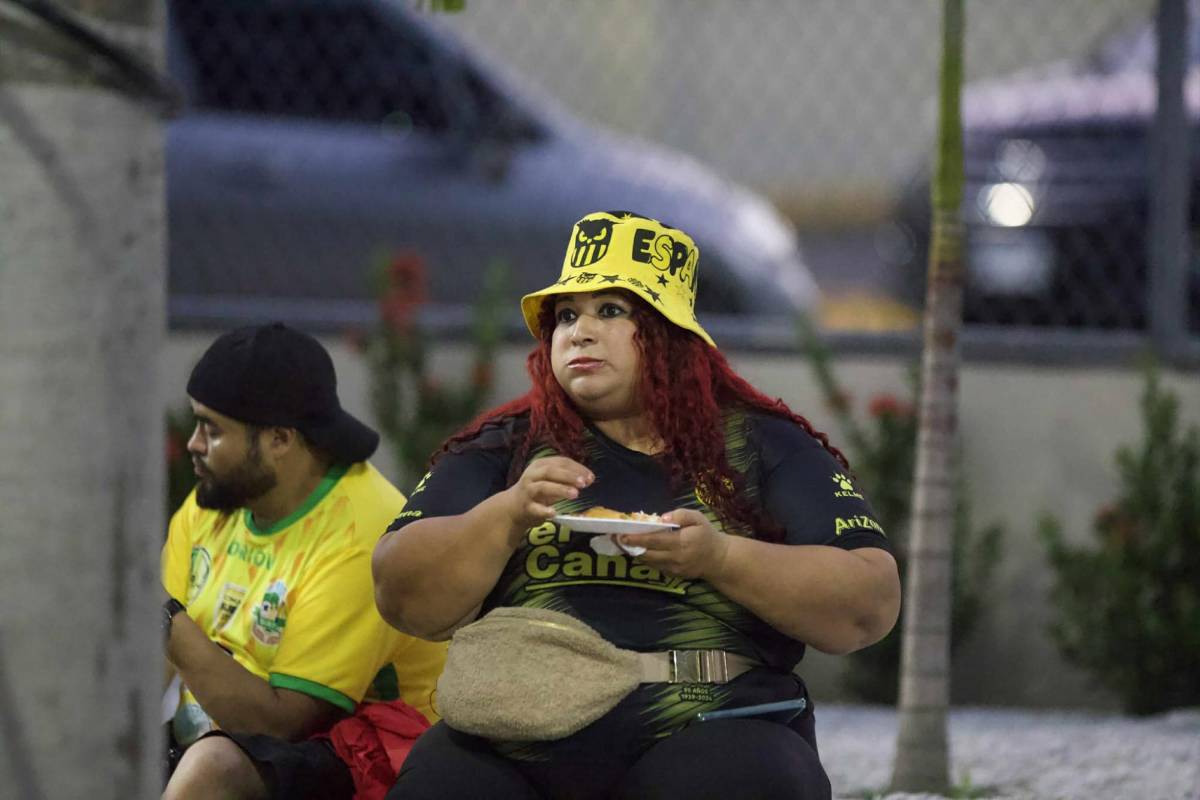 Lindas chicas y guatemaltecos invadieron SPS: El ambientazo previo al Real España vs Xelajú