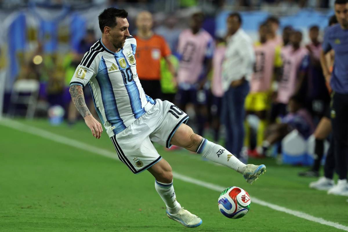 Doble récord de Messi, héroe de Argentina, Vozinha cumple su sueño y tristeza en Cabo Verde