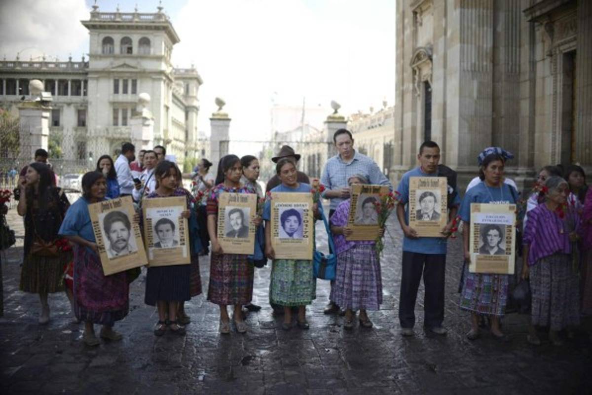 Activistas urgen búsqueda de desaparecidos de guerra civil en Guatemala