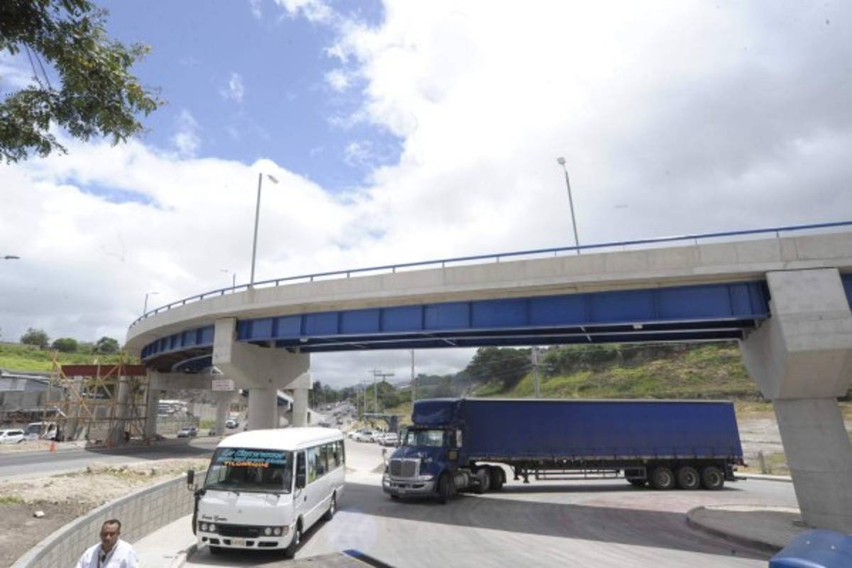 En 20 días estará habilitado paso aéreo en el bulevar Fuerzas Armadas