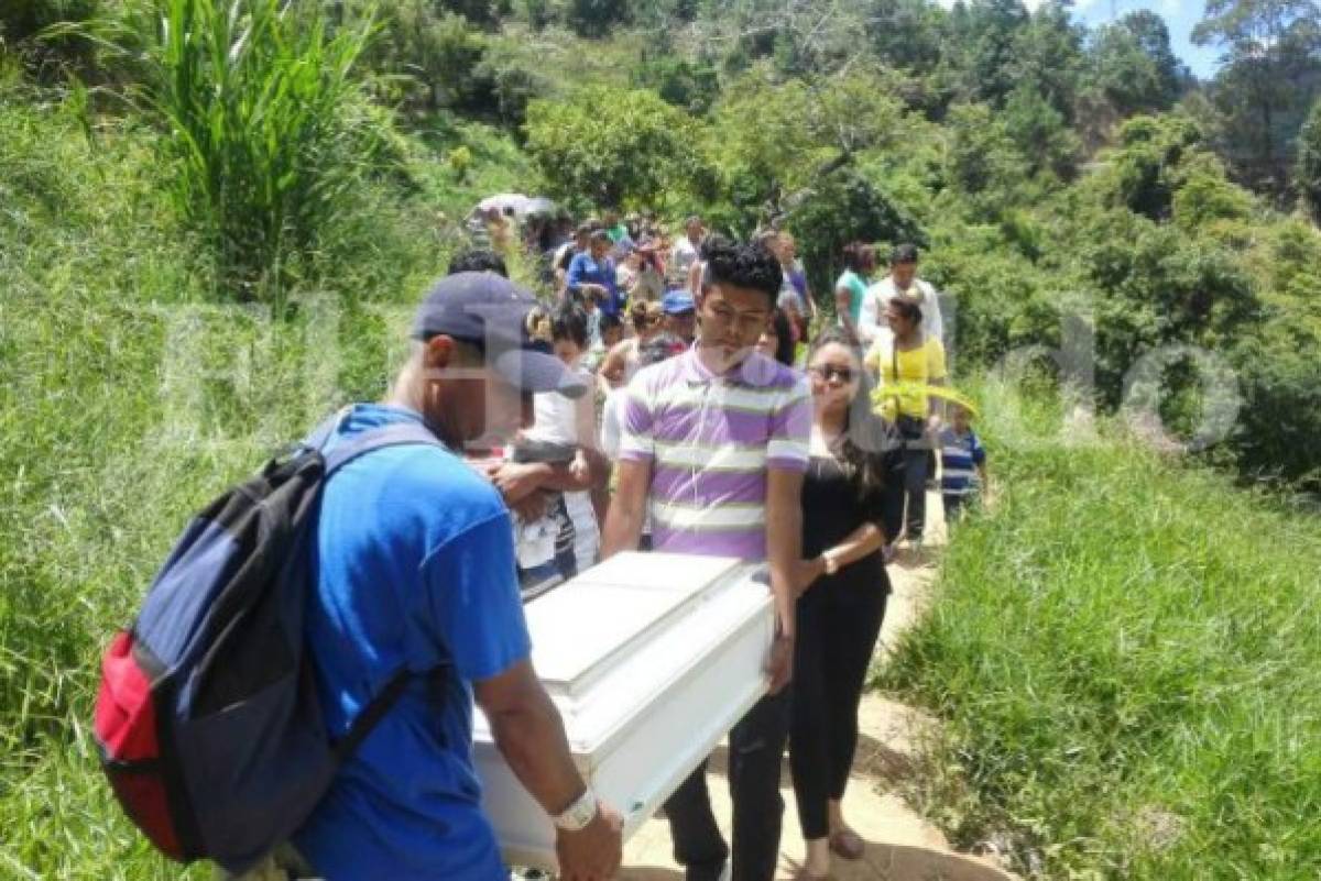 Consternación en entierro de niña que murió asfixiada en El Carrizal