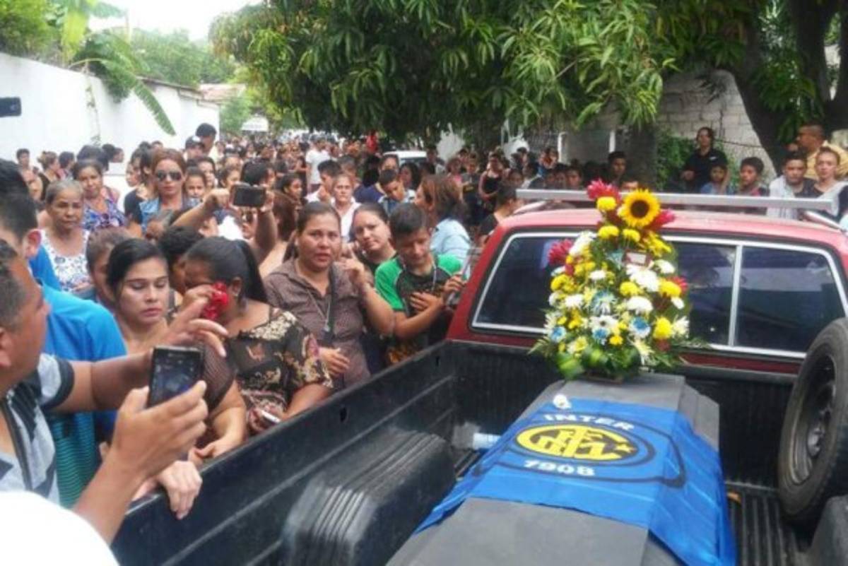 Velan los restos mortales del segundo niño encontrado ahogado en el río Chamelecón