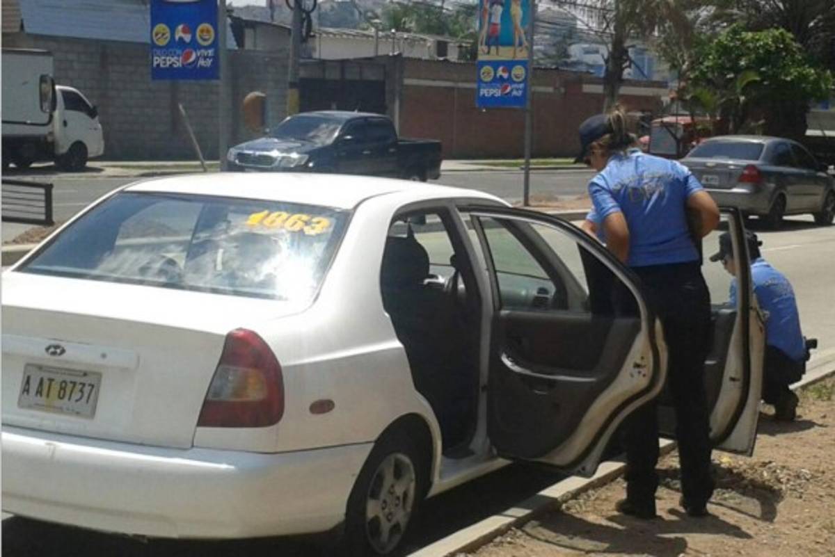 Taxista y pasajera salen heridos tras intento de asalto en la 21 de Octubre