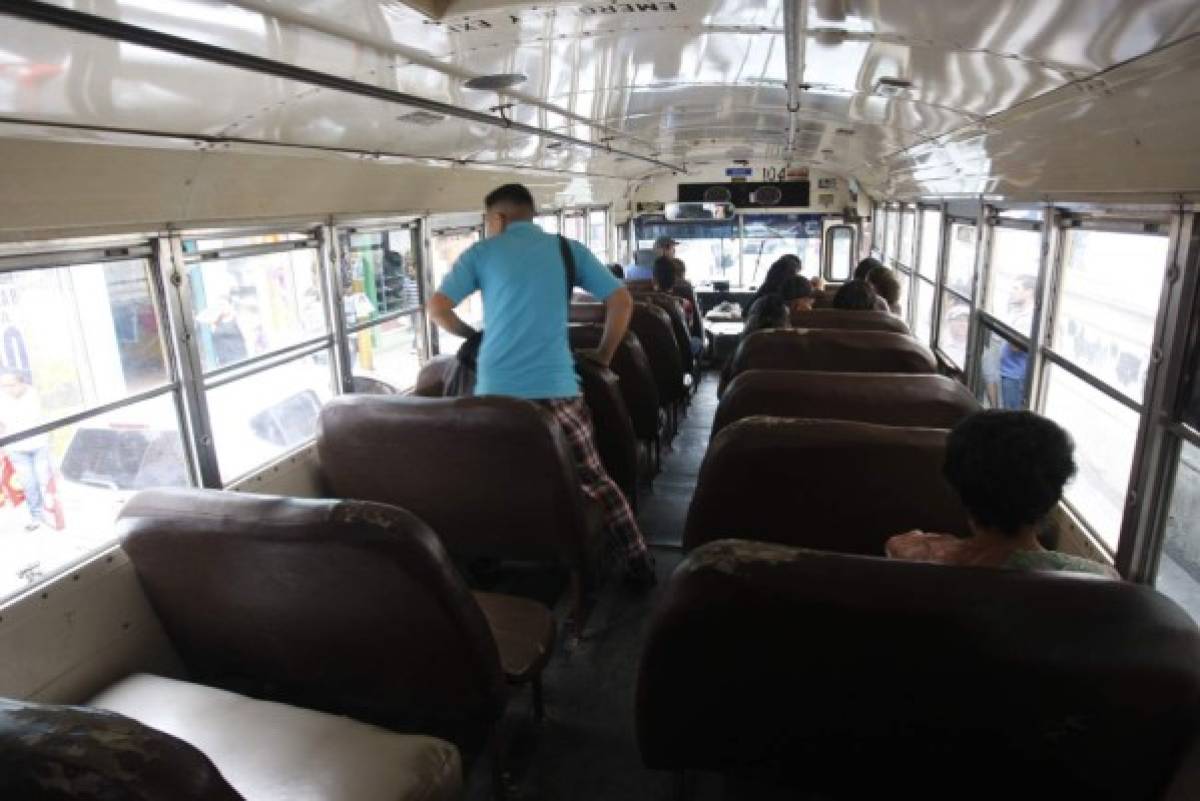 Honduras: 550 militares saturan terminales y buses del transporte urbano