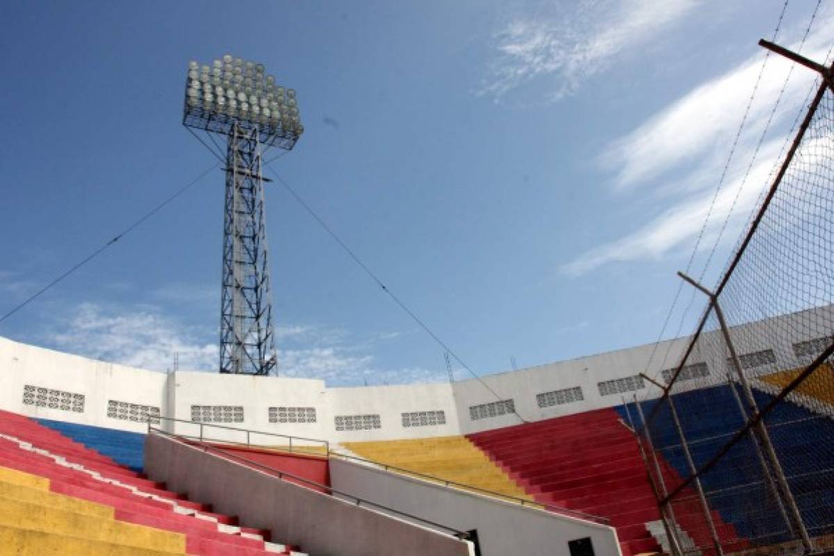 Para 2018 en el fútbol hondureño se exigirán camerinos con 60 metros cuadrados y ocho duchas