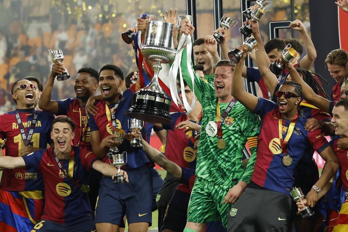 El campeón celebra como quiere: Show de Lamine, aficionados eufóricos y Barcelona levantó la copa El campeón celebra como quiere: Show de Lamine, aficionados eufóricos y Barcelona levantó la copa