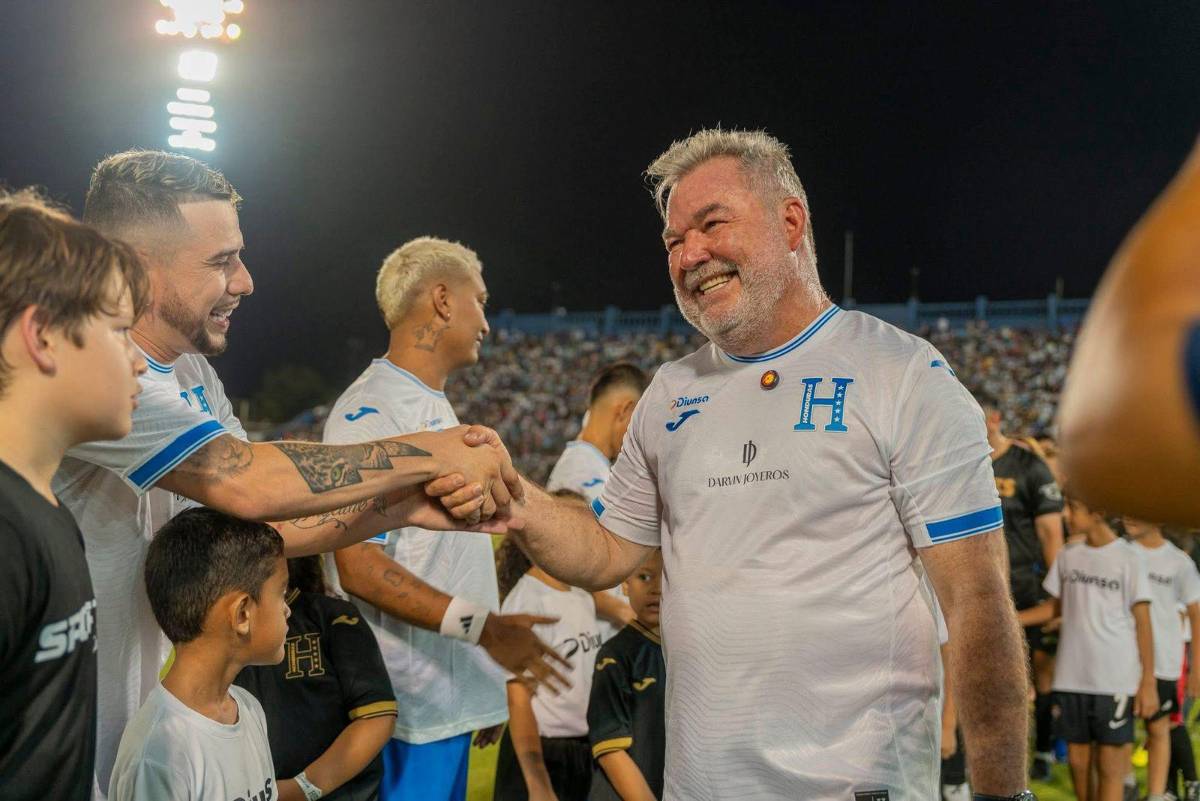 Elsa Oseguera y Milagro Flores sorprendieron: Famosos presentes en partido de tiktokers