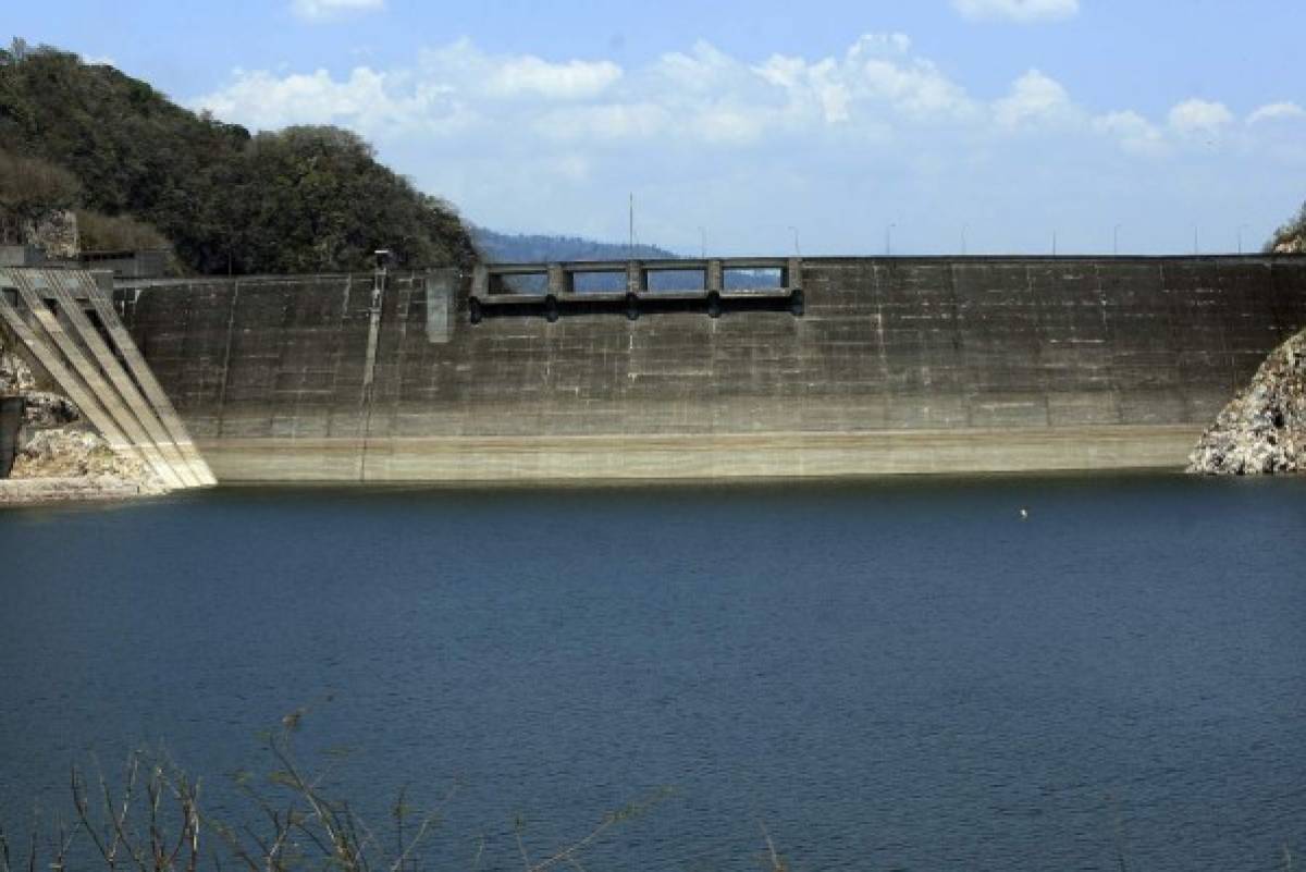 Demanda de energía se dispara a 1,375 MW