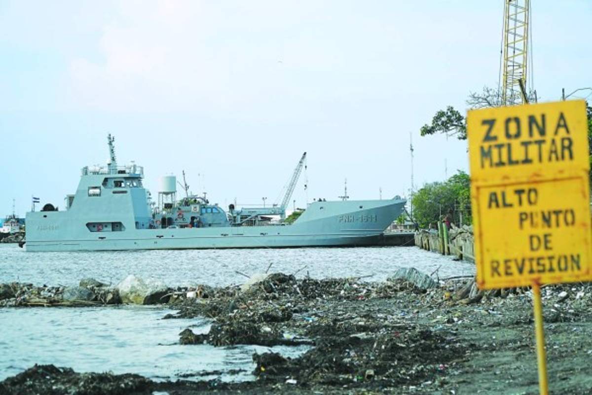 El buque Gracias a Dios ya está anclado en Puerto Cortés