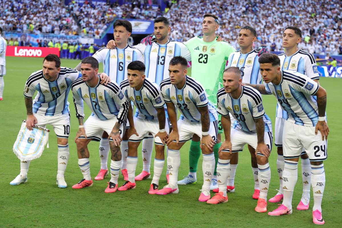 Doble récord de Messi, héroe de Argentina, Vozinha cumple su sueño y tristeza en Cabo Verde