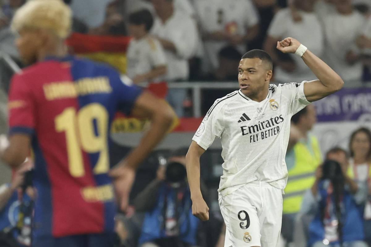Llegada del Rey, nueva forma de presentar alineaciones y el pasillo de campeón Llegada del Rey, nueva forma de presentar alineaciones y el pasillo de campeón