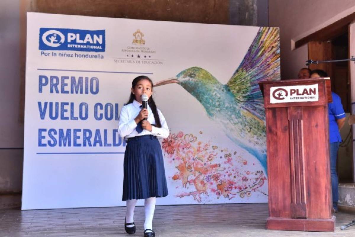 Amanda, la niña lectora de Honduras