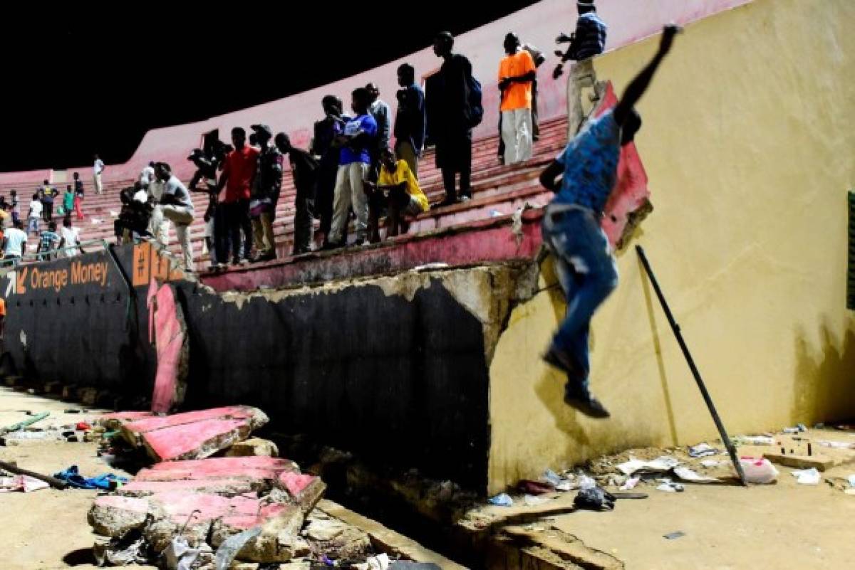 Ocho personas mueren en estampida en un estadio de Dakar, Senegal  