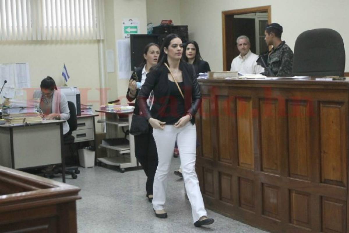 Hermanas Rojas 'se roban” miradas en juicio del Instituto Hondureño de Seguridad Social