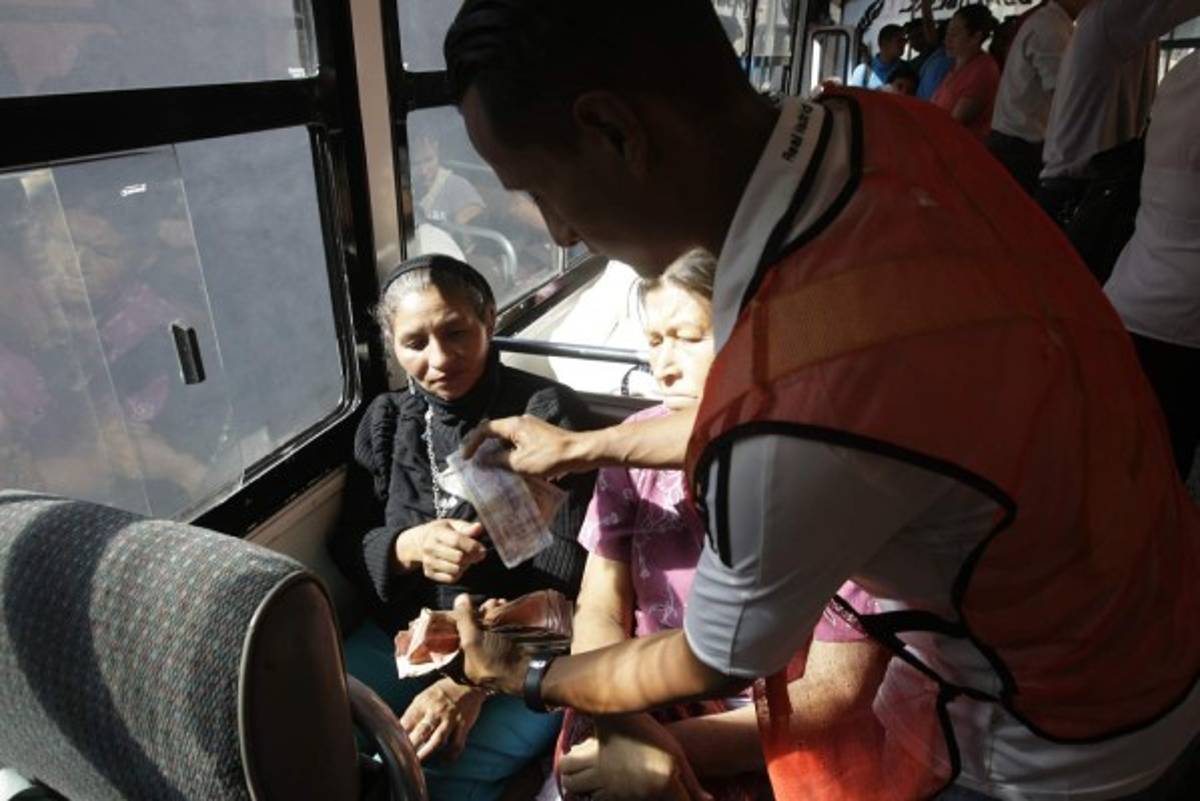 Ahorro de 500 mil diarios para usuarios si bajan 1.00 al bus