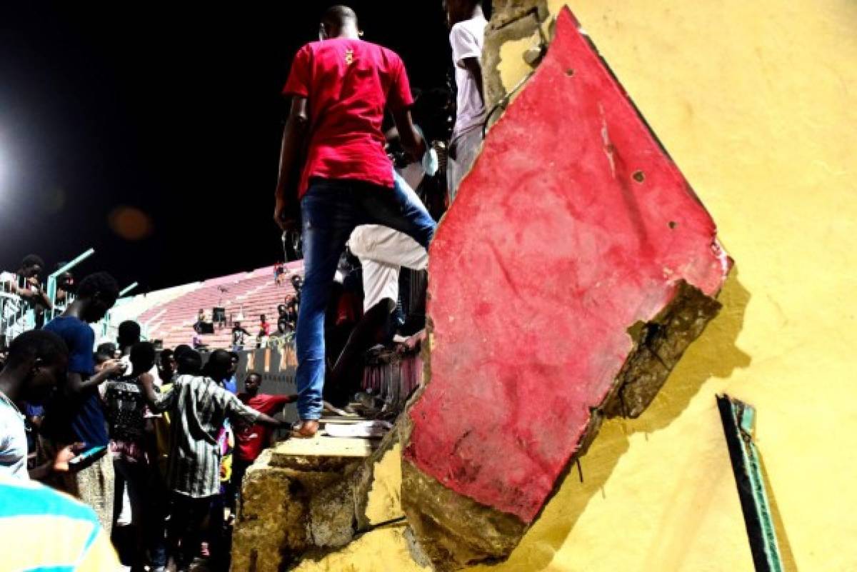 Ocho personas mueren en estampida en un estadio de Dakar, Senegal  
