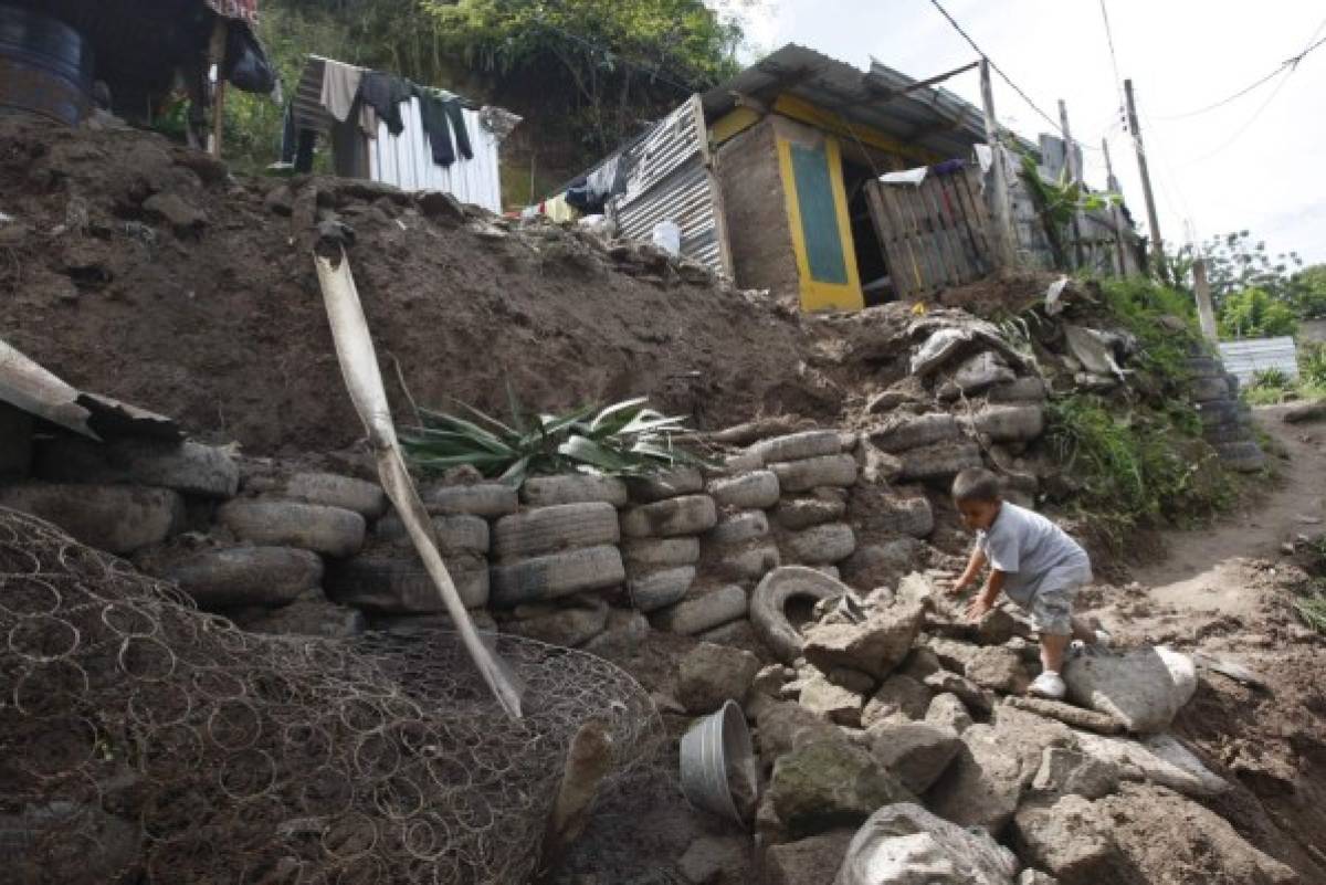 Pobladores de Tegucigalpa se resisten a abandonar zonas de riesgo
