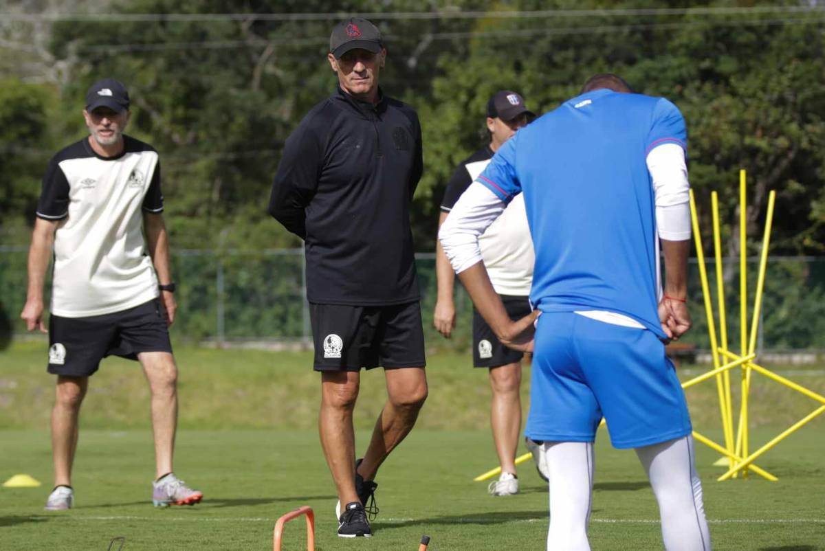 Entre risas y diversión se prepara Olimpia para enfrentar las semifinales de Liga Nacional