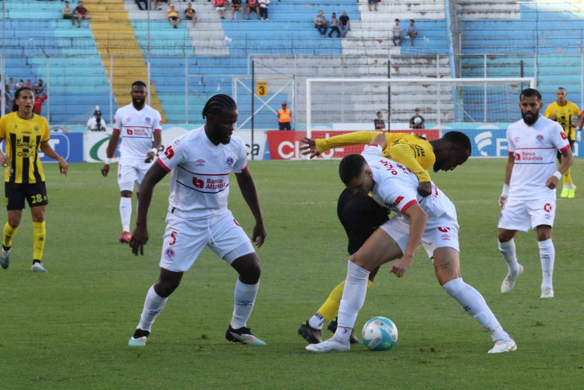 Decomisan armas de fuego a aficionados del Real España previo a partido ante Olimpia