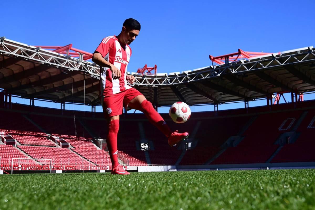 Luis Palma y la especial razón por la que usará el 50 en camisa del Olympiacos
