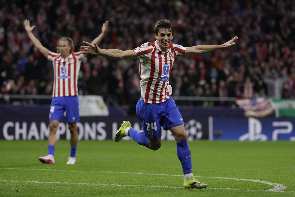 Comete errores en partido de Champions League y el técnico lo saca al siguiente minuto