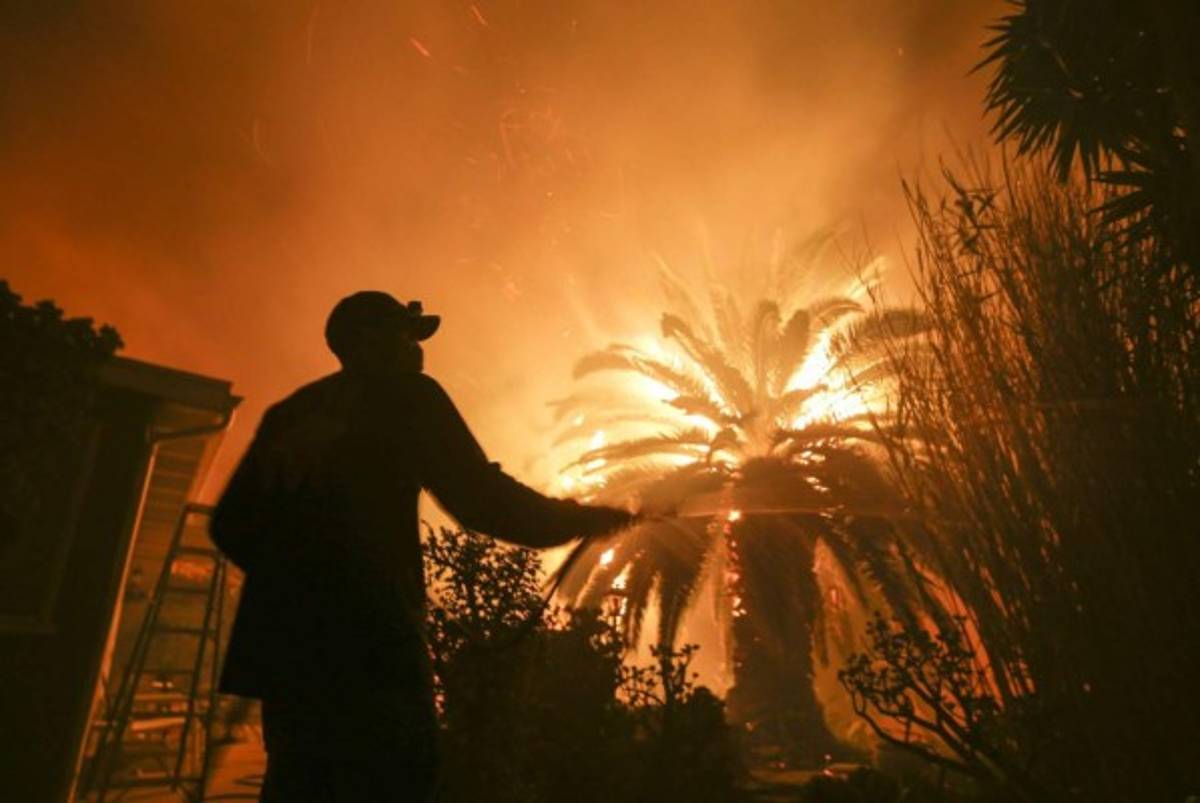 Incendio en casa de Massachusetts deja dos muertos