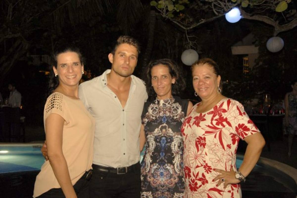 Ejecutivos de Paradise inauguraron lujosa alberca