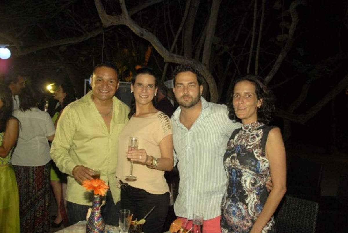 Ejecutivos de Paradise inauguraron lujosa alberca