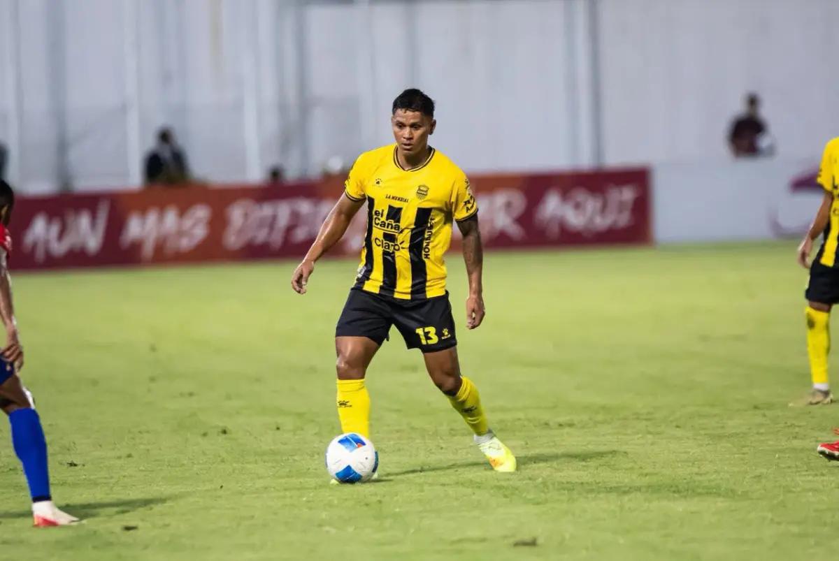 Brayan Moya se olvida de Real España y ya tiene nuevo equipo luego de ser separado