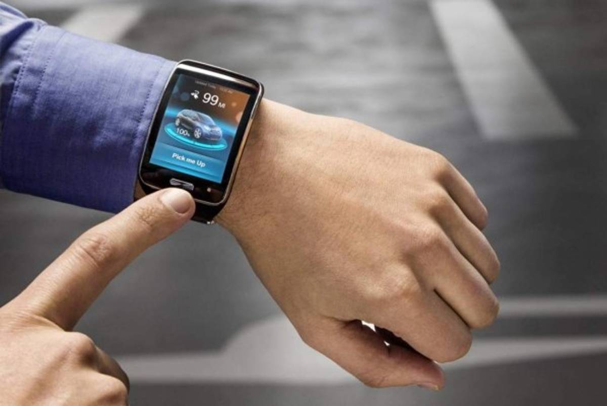 Aparcar su BMW desde un smartwatch será posible