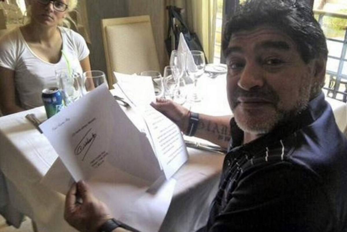 Fidel Castro envía carta a Maradona, que se encuentra en Cuba