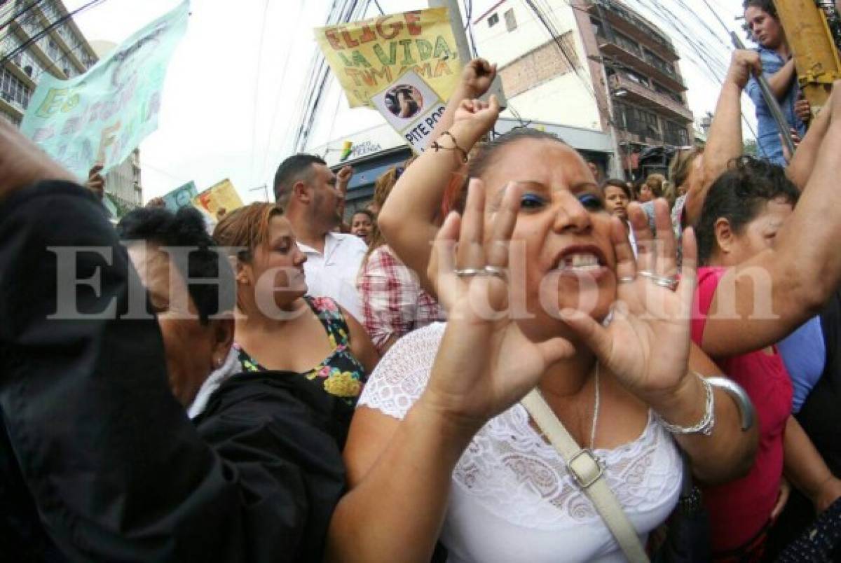 Entre protestas, comisión del Congreso Nacional se reúne con sectores por la despenalización del aborto