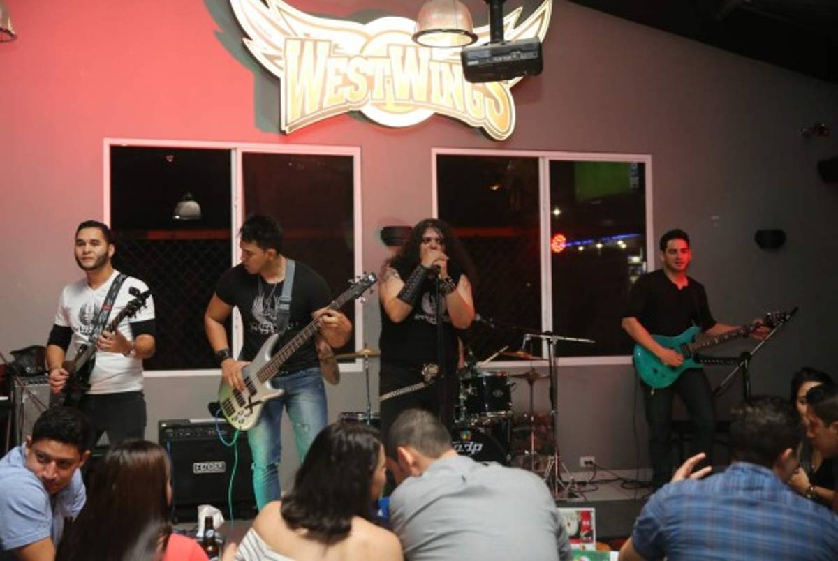 Bandas catrachas que están causando furor en la capital con sus covers