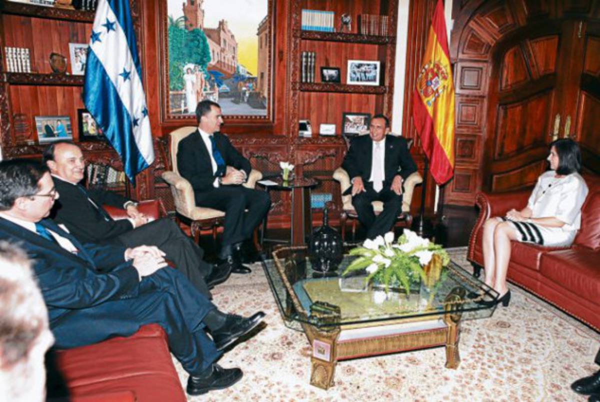 Príncipe Felipe se reúne este jueves con miembros del Poder Legislativo