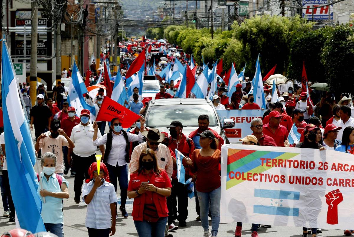 Politización de los desfiles del 15 de septiembre divide a la gente: ¿Qué ocurrió?