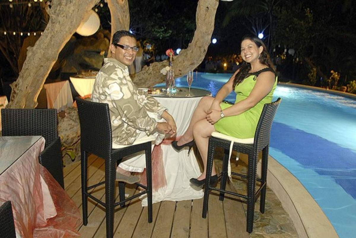 Ejecutivos de Paradise inauguraron lujosa alberca