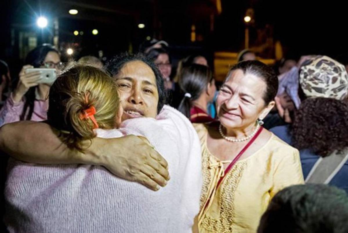 Venezuela libera a primer grupo de 80 opositores que serán excarcelados por Navidad