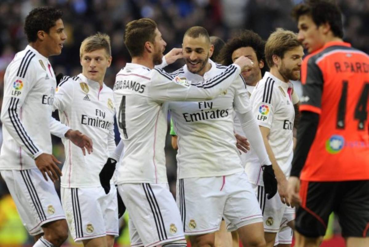 Real Madrid gana a la Real con doblete de Benzema y gol de James