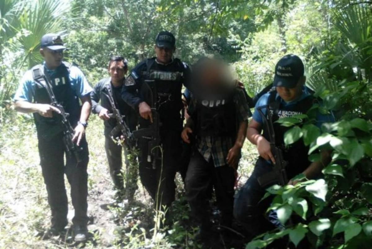 Rescatan a comerciante y detienen a sus captores en Santa Bárbara