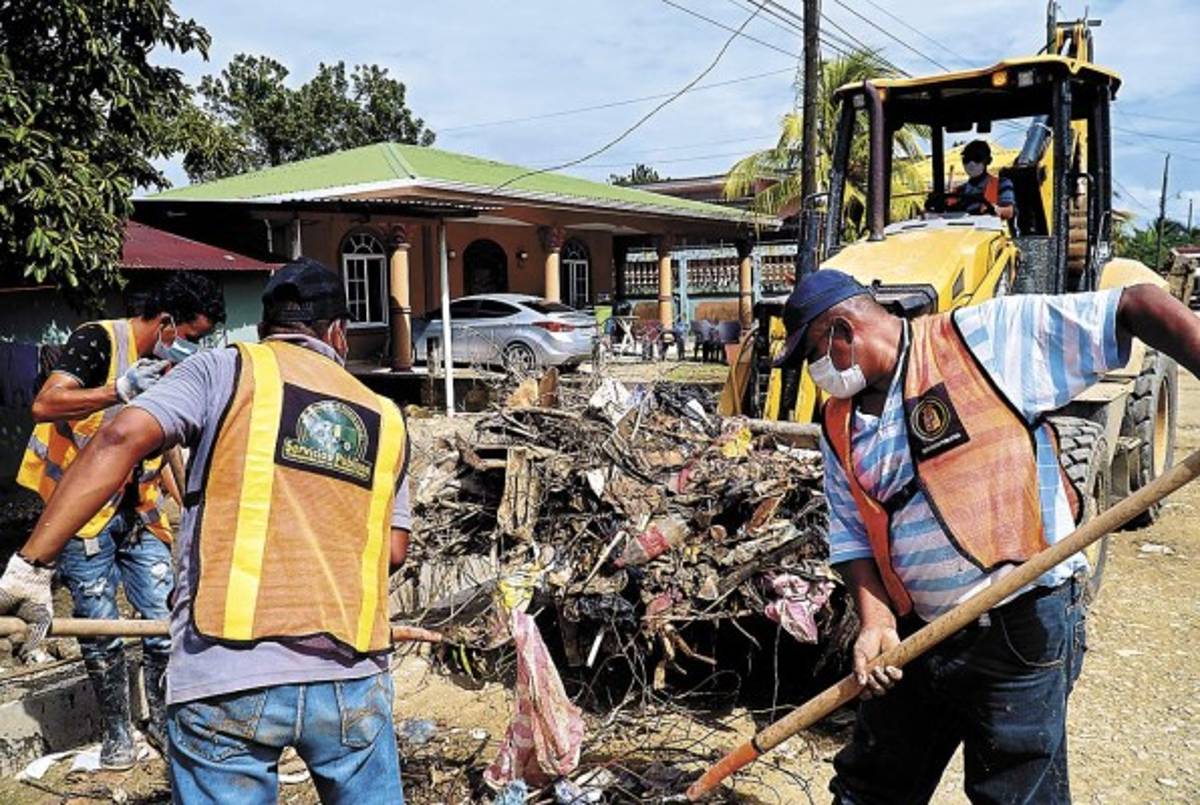 Las autoridades trabajan para poder asistir a las familias que sueñan con volver a empezar.