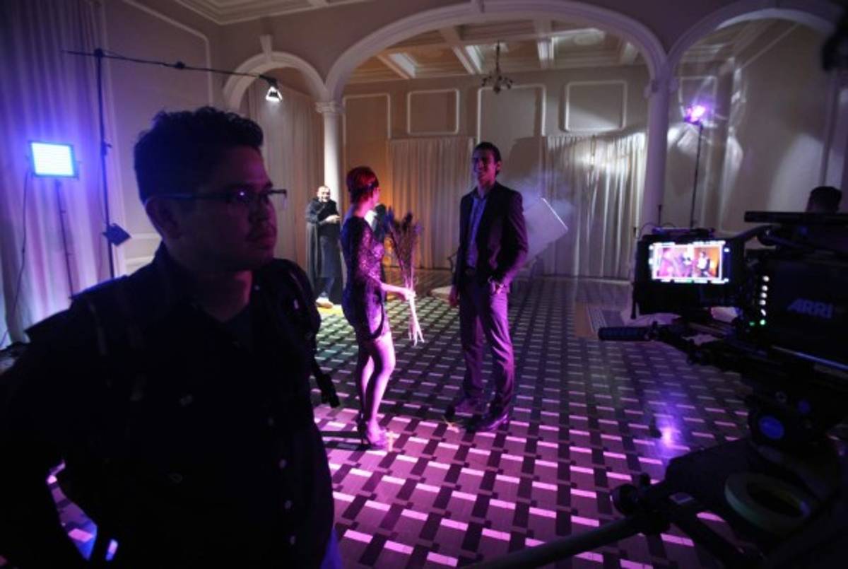 Cantante hondureño Chia Casanova graba nuevo clip