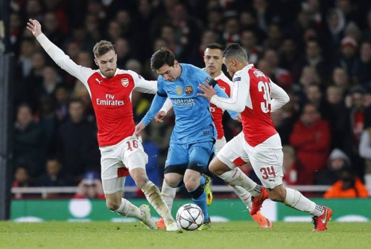 Messi rompe el maleficio ante Cech y el Barcelona se acerca a cuartos de final