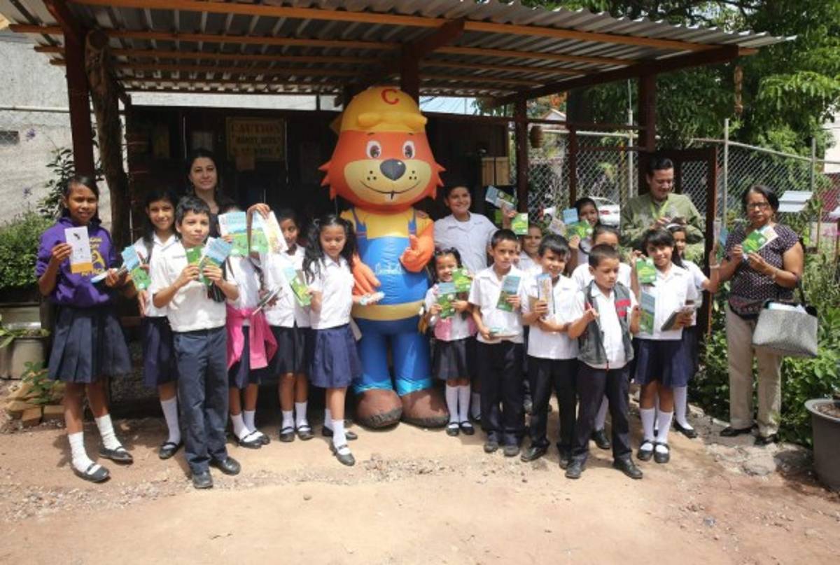 Meliponario Urbano Beechii recibe a los alumnos de la Escuela Lisandro Quezada&nbsp;&nbsp;